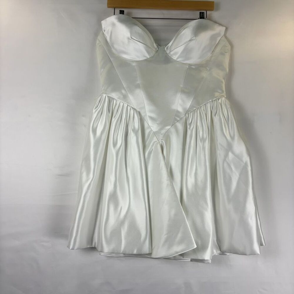 Rosie Etienne Elegant White Strapless Valentina Dress - Picture 3 of 7